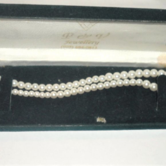 Faux PEARL Necklace P & V Jewelery Vintage Pearl Necklace Vintage Jewelry - Picture 1 of 4